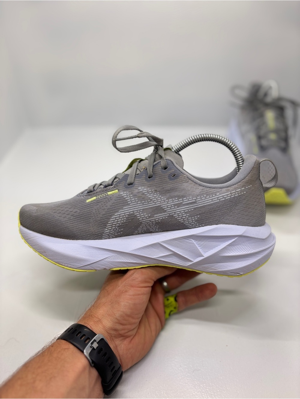 ASICS Novablast 5 Women’s Size 8 Grey Lime Green Running Shoes - Picture 5 of 14